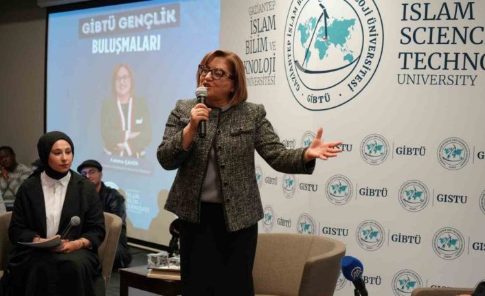Fatma Şahin, GİBTÜ gençlik buluşmalarında öğrencilerle bir araya geldi