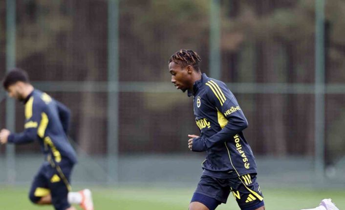 Fenerbahçe günü çift antrenmanla tamamladı