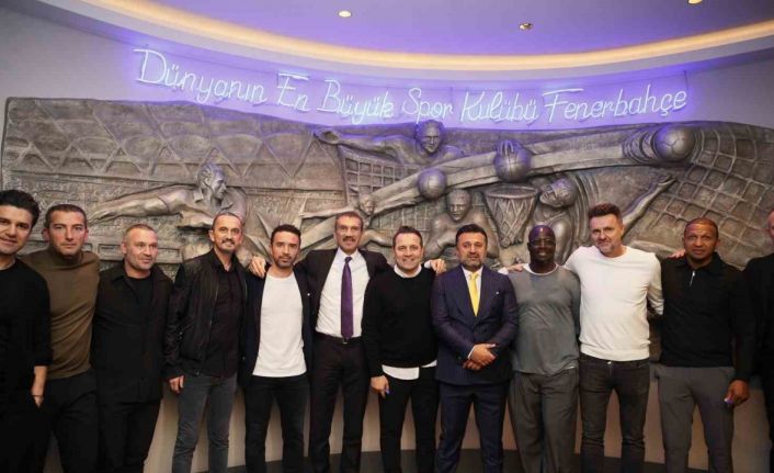 Fenerbahçe’nin eski yıldızları derbi öncesi bir araya geldi