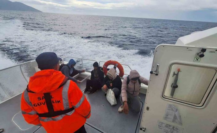 Fethiye Leylek koyunda mahsur kalan 4 düzensiz göçmen kurtarıldı