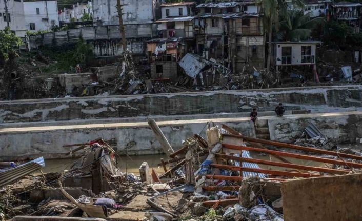 Filipinler’i vuran tayfunda can kaybı 85’e yükseldi