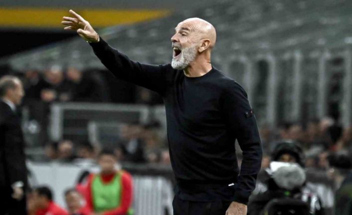 Fiorentina, Stefano Pioli ile yollarını ayırdı