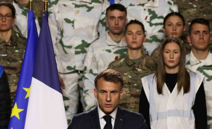 Fransa’dan gençlere yönelik 10 aylık gönüllü askeri hizmet programı