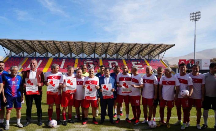 Futbolun efsane isimleri Niğde’de buluştu