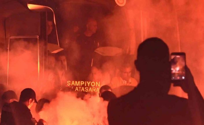 Galatasaray, Kocaeli’de coşkuyla karşılandı