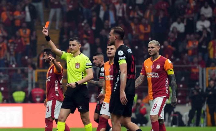 Galatasaray’da Roland Sallai kırmızı kart gördü