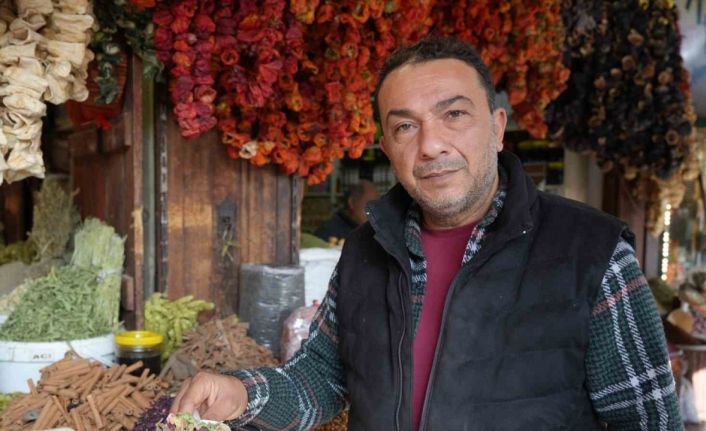 Gaziantep’te hasta olan vatandaşlar çareyi aktarlarda arıyor