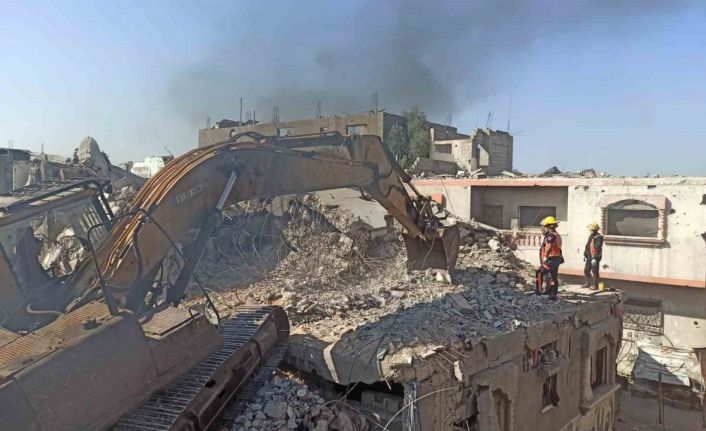 Gazze’de enkaz altındaki cenazelerin çıkarılmasına yönelik çalışmaların ilk aşaması başladı