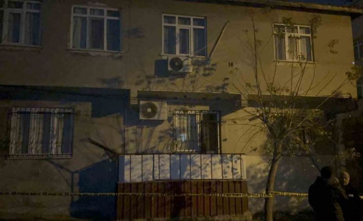 Gebze’de çatlak ve kayma tespit edilen 2 katlı bina tahliye edildi