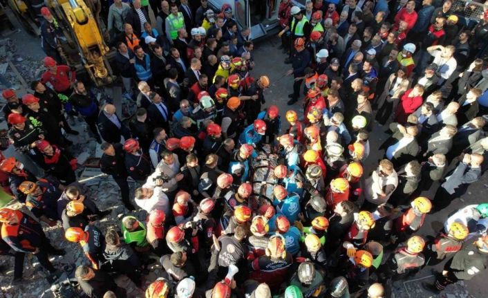 Gebze’de enkazdan sağ kurtulan Dilara, hastaneden taburcu oldu