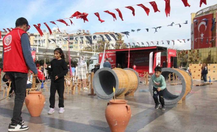 Geleneksel Oyun Tırı Aydınlılarla buluştu