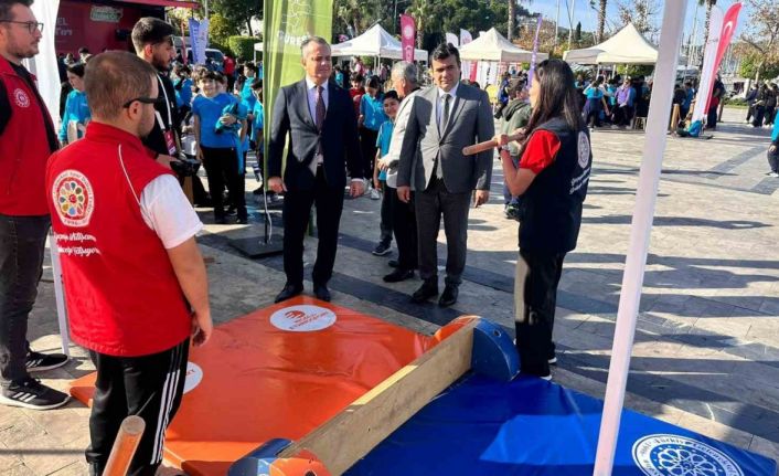 Geleneksel Oyunlar Tırı, geçmişin oyunlarını Fethiye’de öğrencilerle buluşturdu