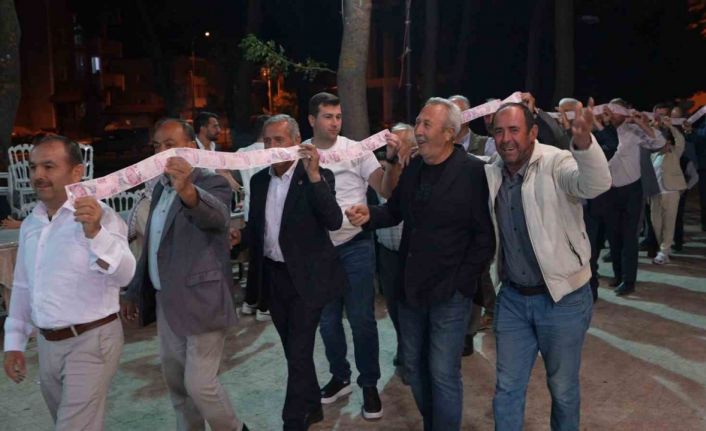 Gelin ve damada 15 metrelik para kurdelesi