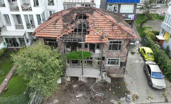 Gölcük’te atıl durumdaki tarihi yapı kütüphane oluyor