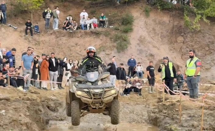 Gölcük’te ATV tutkunları zorlu parkurda mücadele etti