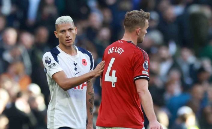 Goller son dakikalarda geldi, Tottenham ile Manchester United berabere kaldı