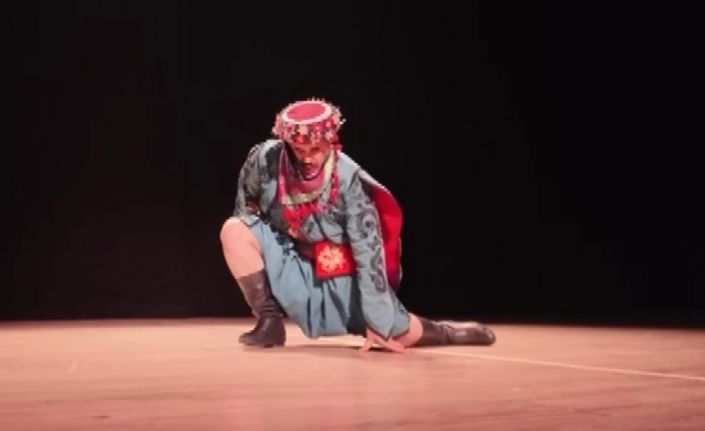 Gösteri sırasında ters hareket yapan dansçının çapraz bağları koptu