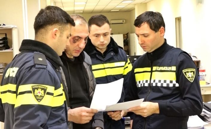 Gürcistan’da muhalefet lideri Elisaşvili, mahkeme binasına kundaklama girişiminden gözaltına alındı