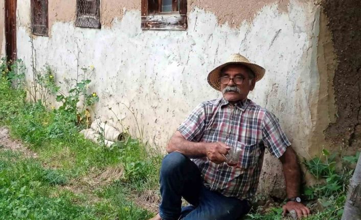 Haber alınamayan yaşlı adam, cami şadırvanında ölü bulundu