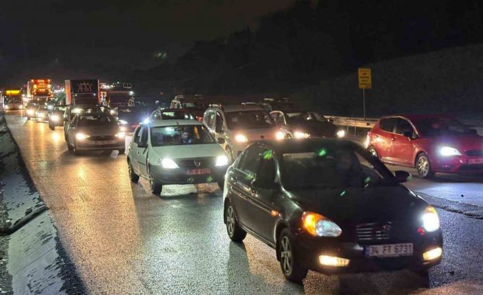 Habipler-Arnavutköy yolunda İSKİ kazı çilesi