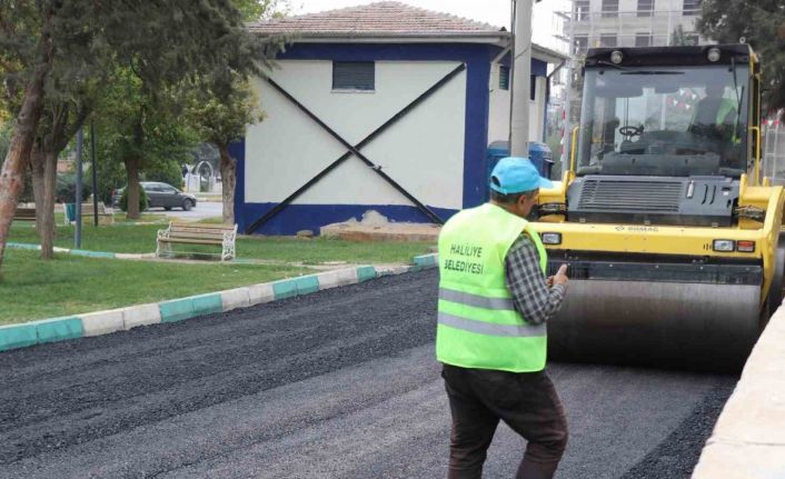 Haliliye’deki mahallede asfalt çalışması