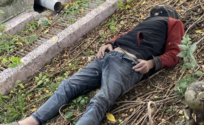 Hastane bahçesinde baygın bulunan şahıs hayatını kaybetti