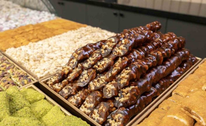 Havalar soğudu, cevizli pekmezli sucuk satışları arttı