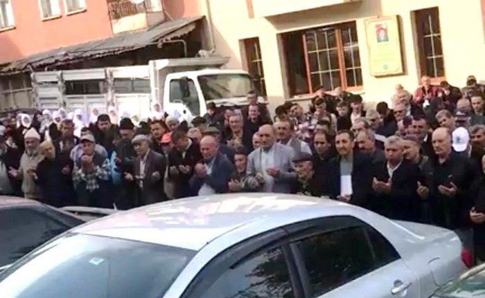 Hisarcık’ta 24 kişilik umre kafilesi dualarla uğurlandı