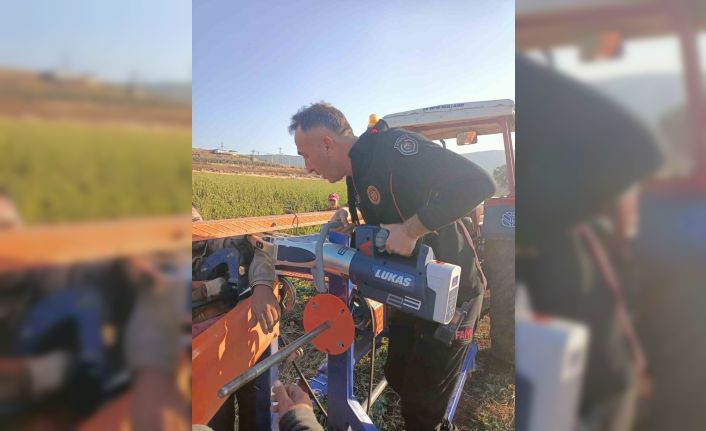 Hortum sarma makinesine kolu sıkışan işçi kurtarıldı