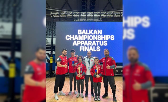 Hüseyin Emir ve Mustafa Yiğit Dur’dan madalya yağmuru