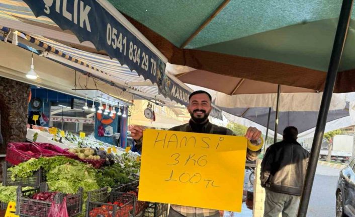 Iğdır’da 3 kilogramı 100 lira olan hamsiye vatandaşlardan yoğun ilgi