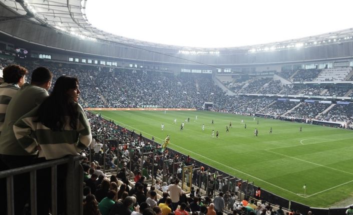 İlk maça giden çocuklar yerinde duramadı