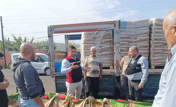 İmamoğlu’nda yangından etkilenen üreticilere buğday tohumu desteği
