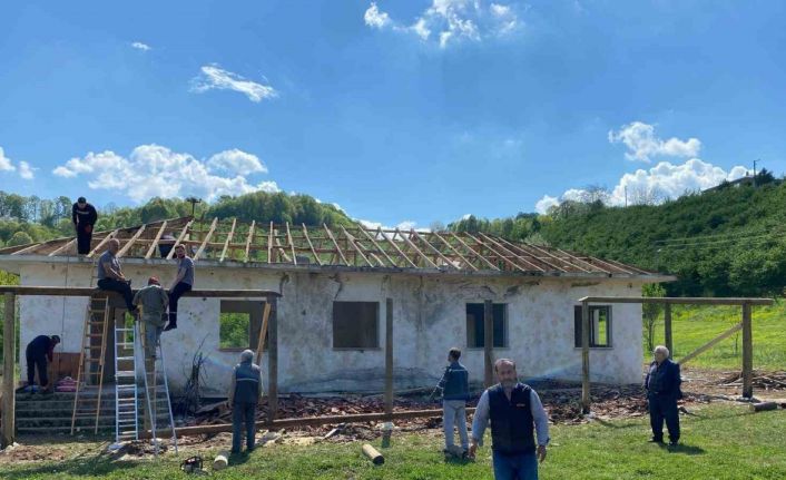 İmeceyle ihya edilen atıl okul mahallenin yeni toplanma alanı oldu