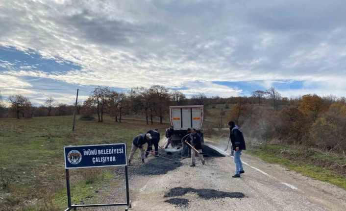 İnönü’de asfalt onarım çalışmaları son sürat devam ediyor