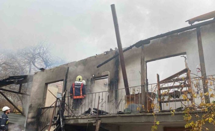 İskilip’te müstakil ev alev alev yandı