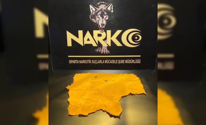 Isparta’da 3 bin 351 adet kâğıda emdirilmiş uyuşturucu ele geçirildi