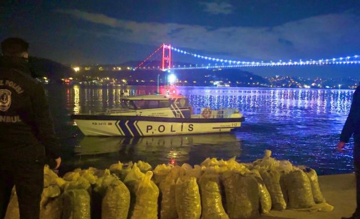 İstanbul’da 2 ton 350 kilogram kaçak midye ele geçirildi