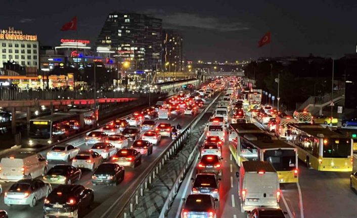 İstanbul’da trafik yoğunluğu yüzde 78’e ulaştı
