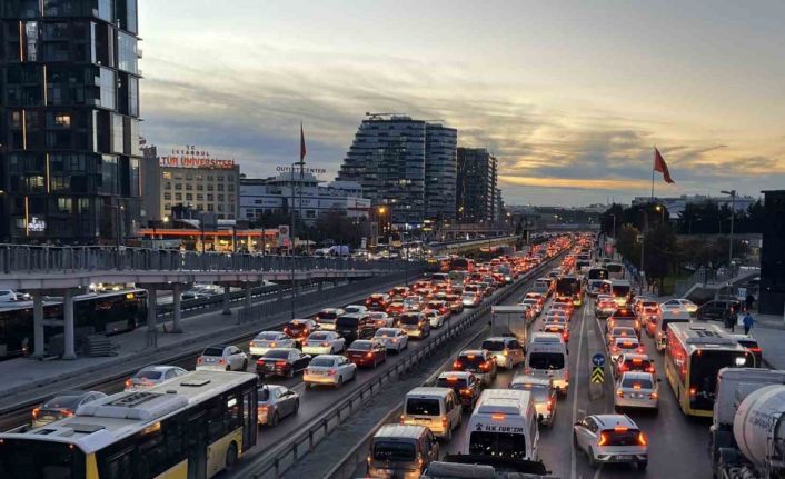 İstanbul’da trafik yoğunluğu yüzde 89’a ulaştı
