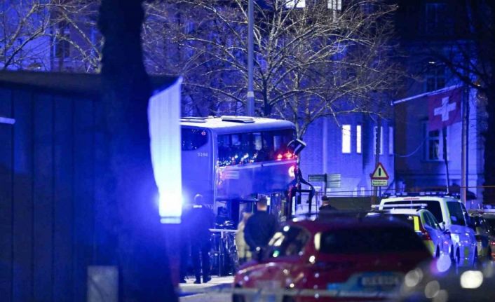 İsveç’te otobüsün durağa daldığı kazada 3 kişi öldü, 3 kişi yaralandı