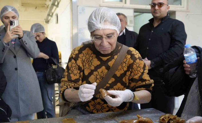 İtalyan Erasmus öğrencileri Gümüşhane’de pestil-köme ustası oldu