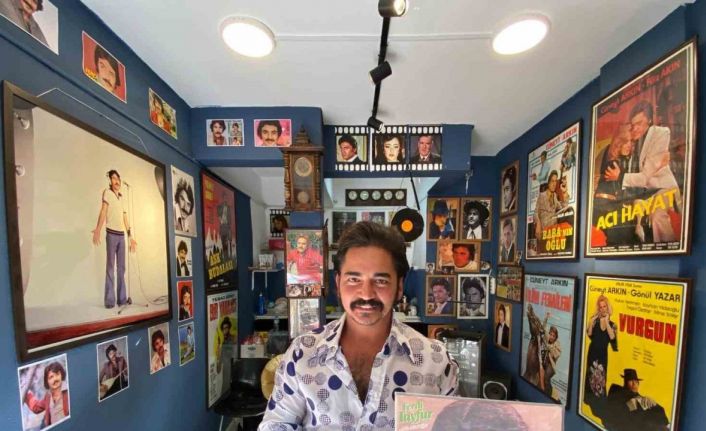 İzmir’in nostaljik sokağında Ferdi Tayfur esintisi