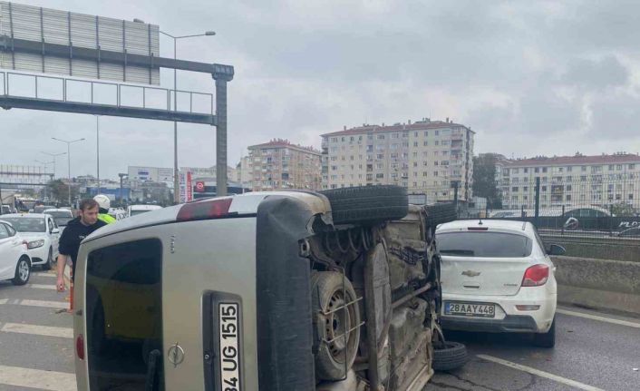 Kadıköy Avrasya Tüneli girişinde 3 araçlı kazada şans eseri yaralanan olmadı