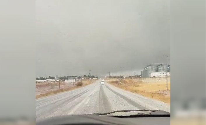 Kahta-Sincik yolunda dolu yağışı