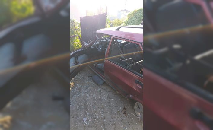 Kaldırımda yürürken dehşeti yaşadılar: Otomobilin altında kalan babaanne ve 2 torunu ağır yaralandı