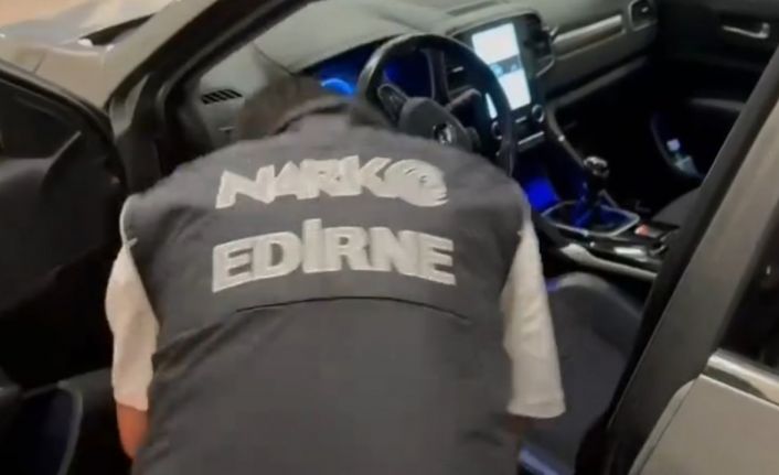 Kapıkule’de aracın gizli bölmelerinden 23 kilo 820 gram skunk çıktı