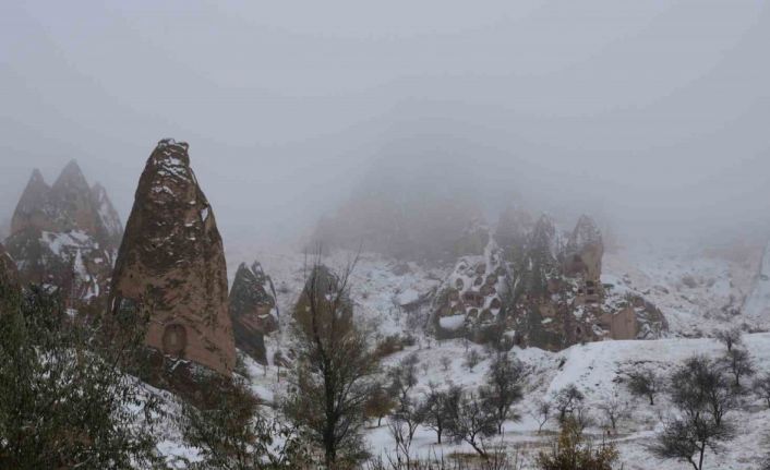 Kar Kapadokya’ya çok yakıştı