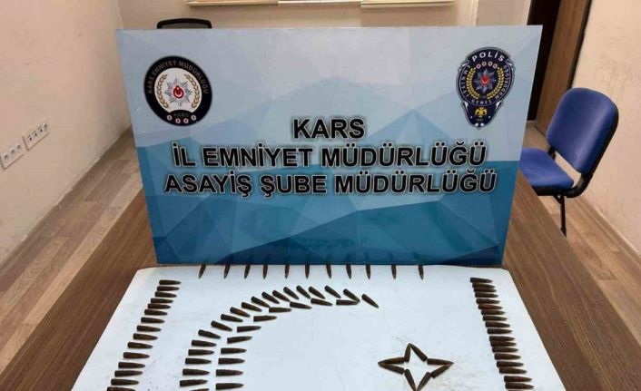 Kars’ta çok sayıda silah ve mühimmat ele geçirildi