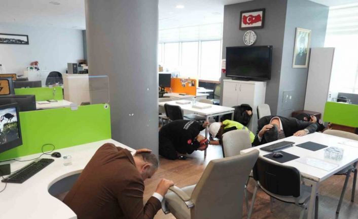 Kartal Belediyesi’nde deprem tatbikatı başarıyla gerçekleştirildi